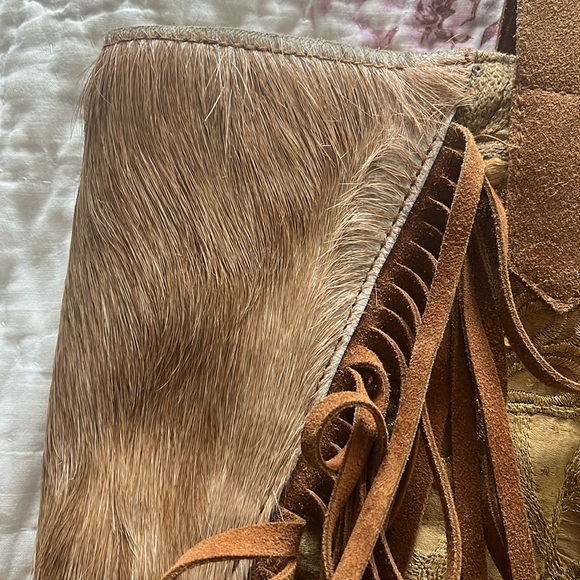 Muchelle suede leather and embroidery hobo bag - Picture 5 of 11